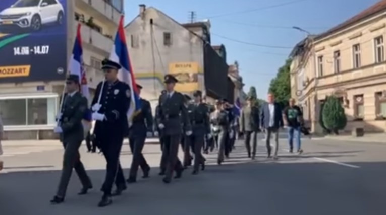 VIDEO Srpska vojska marširala gradom u BiH. Izbio veliki skandal