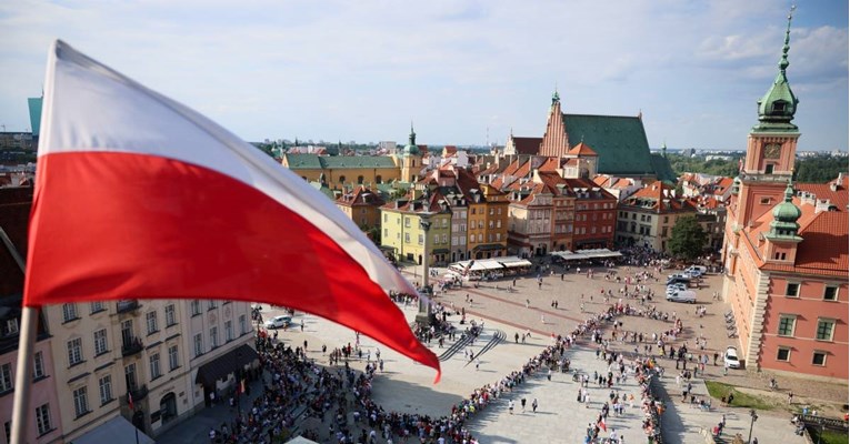 Poljska prijeti EU: Ako nam ne isplatite novac, izvući ćemo sva oružja iz arsenala