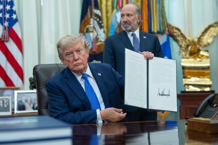 Trump potpisao naredbu protiv "porođajnog turizma"