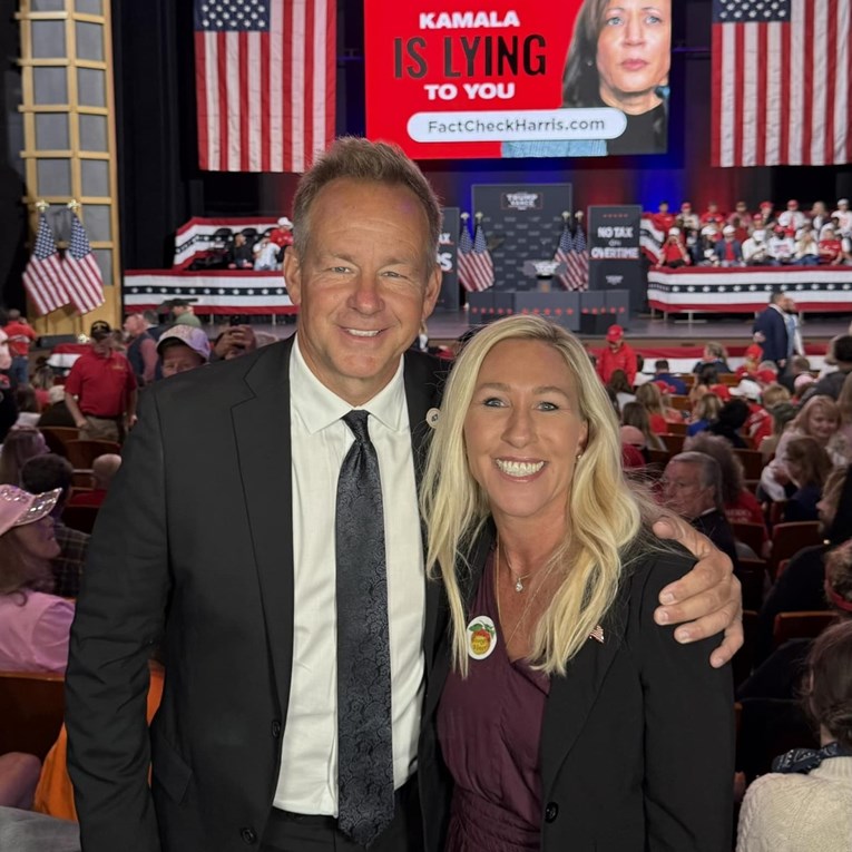 VIDEO Tko je novinar koji je Zelenskog pitao ima li on uopće odijelo?