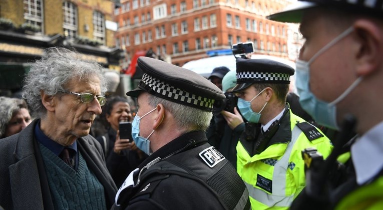 Prosvjed protiv restriktivnih mjera u Londonu, više od 60 uhićenih