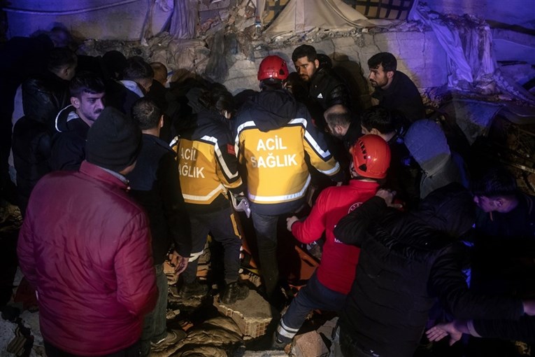 FOTO Prve slike iz razrušenog turskog grada, traje spašavanje zatrpanih