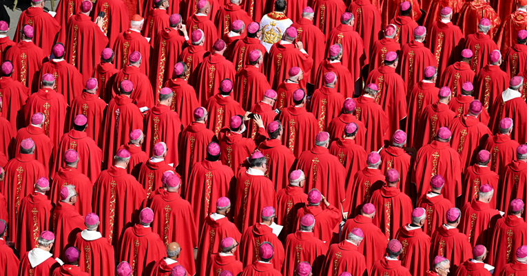 Glavni favorit za novog papu predvodit će današnju misu u bazilici sv. Petra
