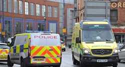 U Manchesteru ubijen dječak (14), majka mu je ranjena. Izbo ih je nepoznati muškarac