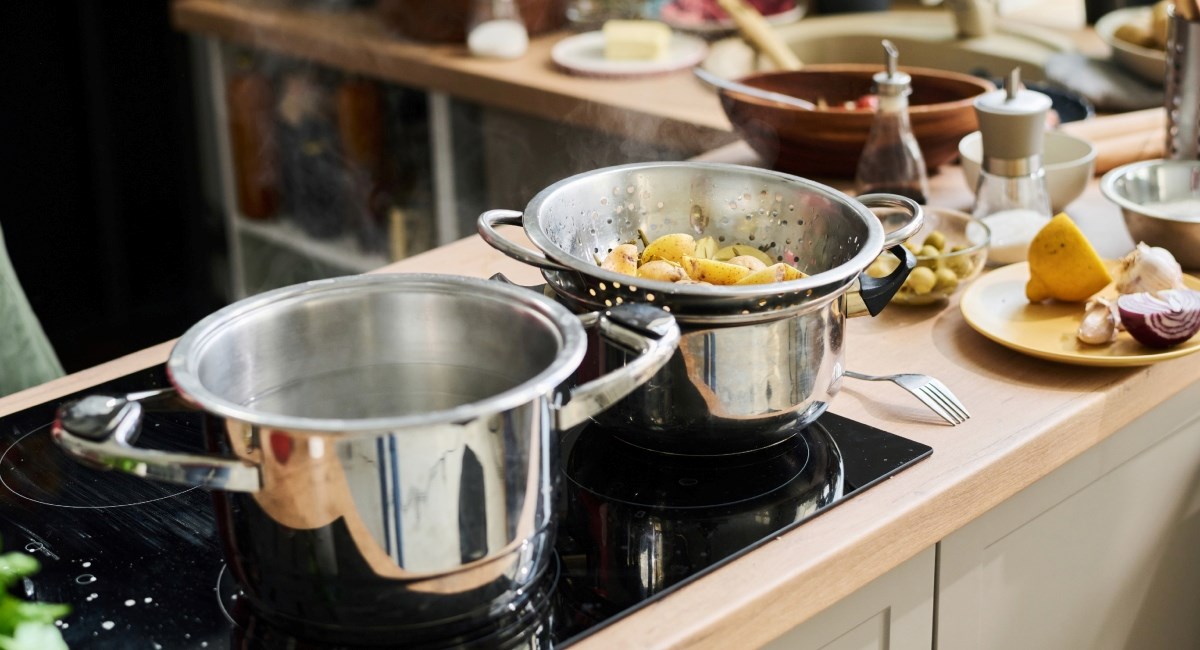 Kako očistiti posuđe od nehrđajućeg čelika da zablista kao novo?