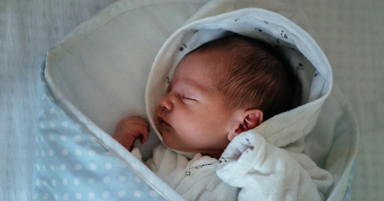 Zašto je dobro bebama davati vitamin D u prvoj godini života?