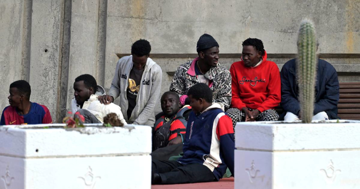 Španjolska legalizira pola milijuna migranata bez papira