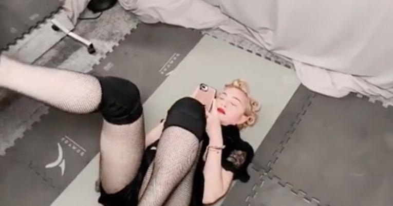 Madonna pokazala koliko je fleksibilna: Ovako isteže tijelo uoči nastupa