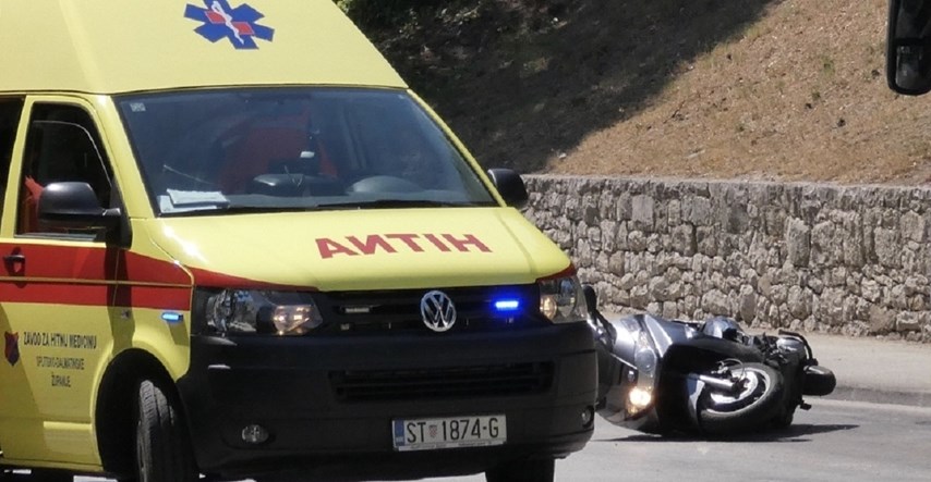Teška nesreća na Jadranskoj magistrali kod Drvenika, poginula jedna osoba