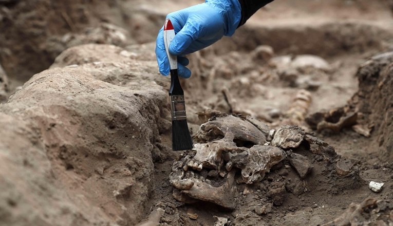 Arheolozi u Peruu otkrili 30 grobova naroda koji su živjeli prije Inka