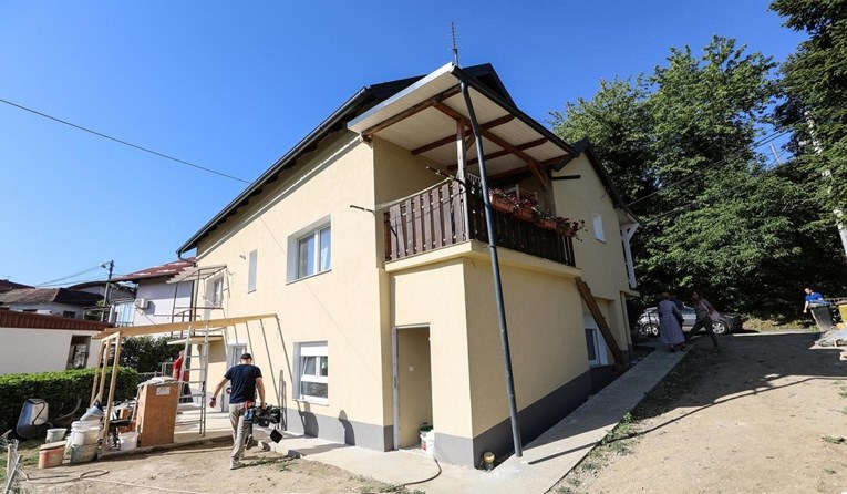 Ovog mjeseca ljudi čiji su domovi stradali u potresu sele u izgrađene zamjenske kuće
