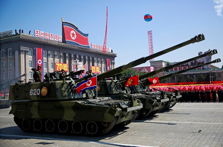 U Sjevernoj Koreji rano jutros održana vojna parada