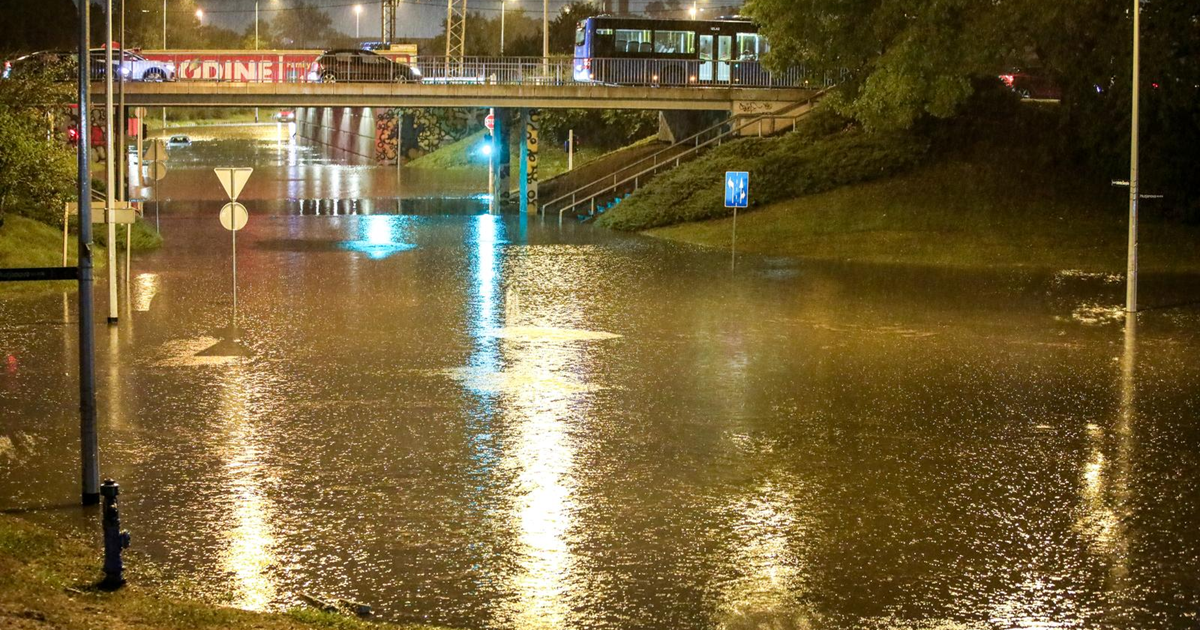 FOTO I VIDEO Obilna kiša i poplave na obali. Pljusak u Zagrebu, poplavljen podvožnjak