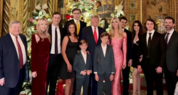 Trumpovi objavili božićnu obiteljsku fotku. Primjećujete li tko nedostaje?