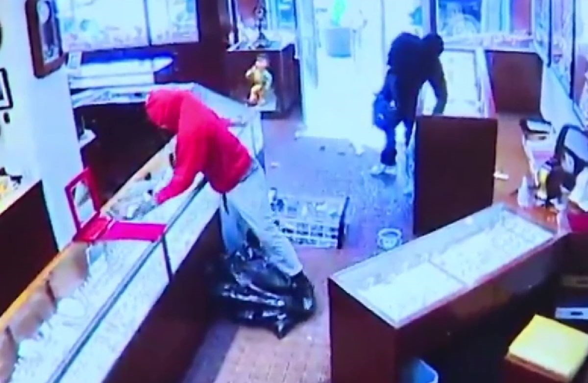 VIDEO Drska pljačka u Seattleu u SAD-u. Ukraden nakit vrijedan 2 milijuna dolara