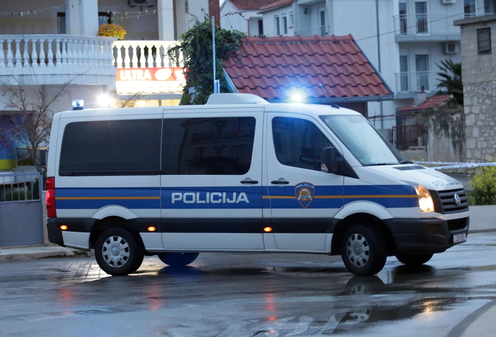 Policija u Tribunju zatekla dva sredovječna čovjeka. Oni im dragovoljno predali drogu