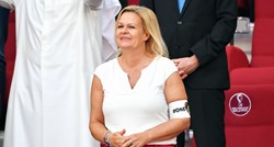 Njemačka ministrica na stadionu sjedila pokraj Infantina s trakom s duginim bojama