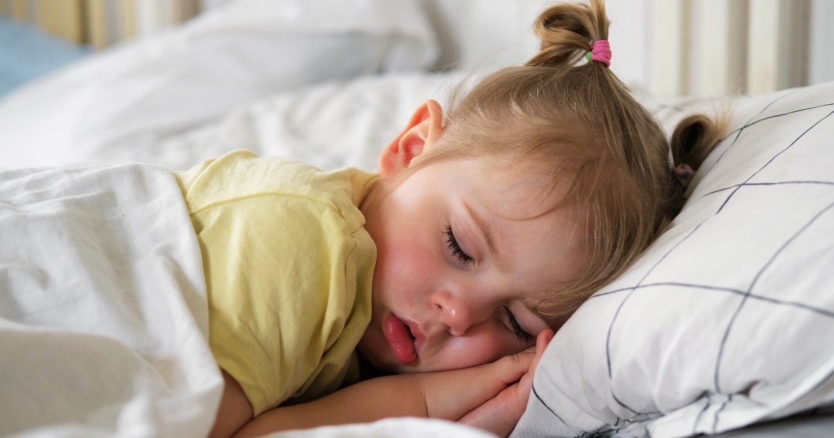 Mama plaća djetetu za popodnevno drijemanje i tvrdi da trik stvarno djeluje