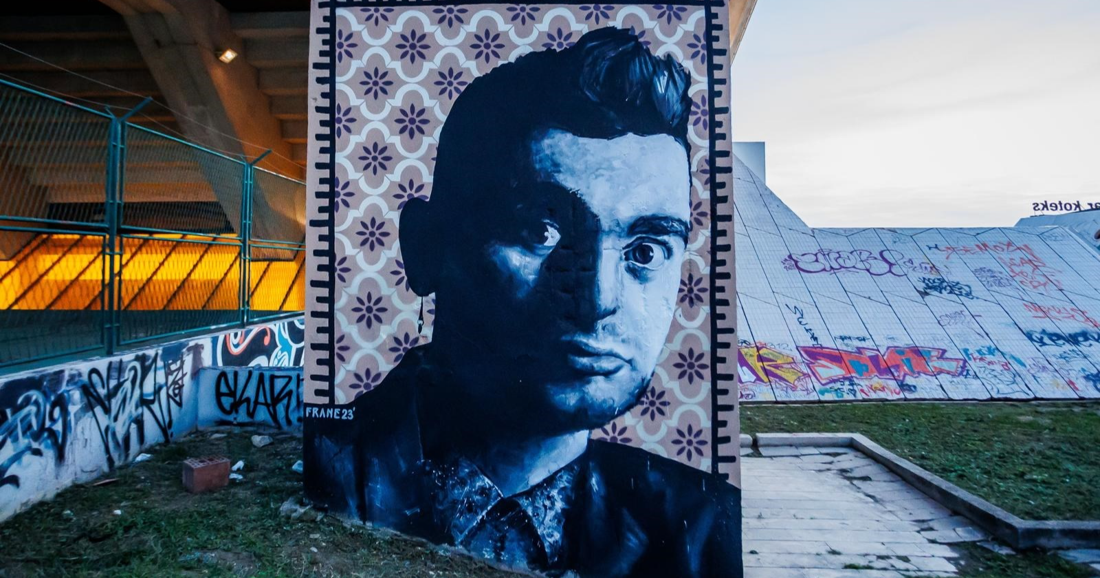 Na splitskim Gripama osvanuo mural posvećen Dini Dvorniku