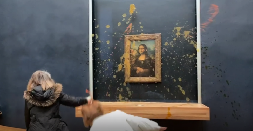 VIDEO Prosvjednice juhom zalile Mona Lisu u pariškom Louvreu