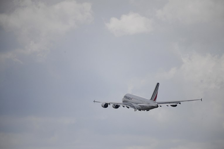 Heathrow će biti zatvoren cijeli dan. "Nemamo pojma kud idemo. Sad smo nad Austrijom"