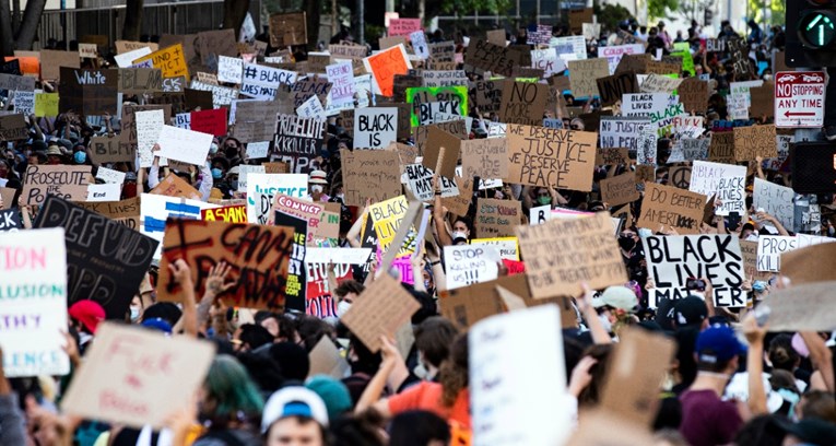 Stotine tisuća prosvjednika na ulicama najvećih američkih gradova 