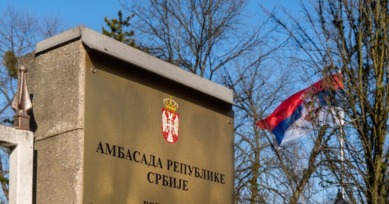 Twitter blokirao osam profila srpskih ambasada