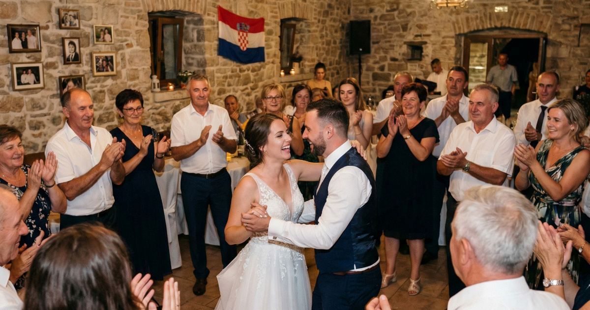 Hrvati raspravljaju o nepristojnim stvarima na svadbi: "Kad se javno govori o novcu"