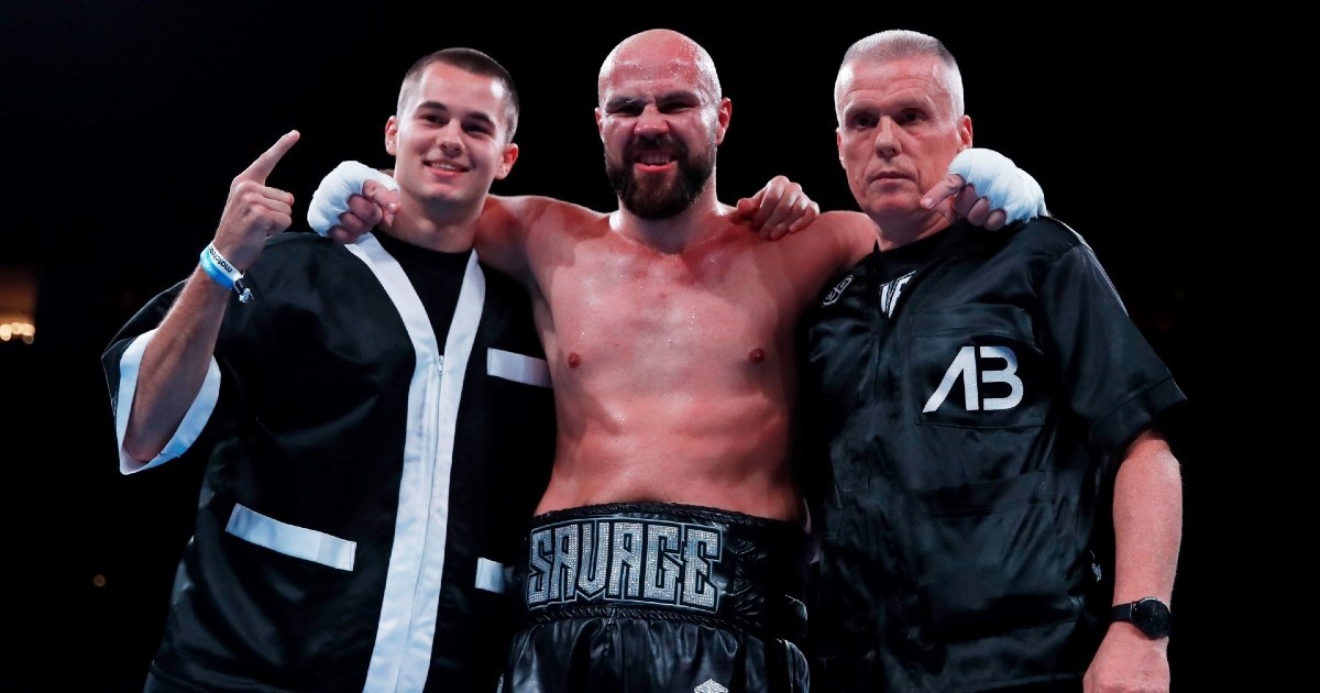 Alen Babić u najluđoj borbi karijere došao do desete pobjede nokautom u 6. rundi