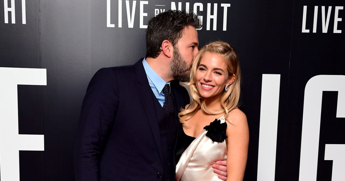 Sienna Miller o snimanju ljubavnih scena s Benom Affleckom: "Vrlo je profesionalan"