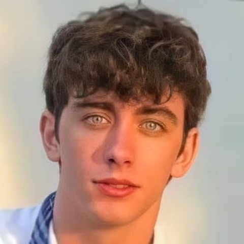 Detektiv Olupina Prestiž Ljudi traže da se tip koji je usmrtio majku i dijete pusti iz zatvora jer je Detektiv Olupina Prestiž Ljudi traže da se tip koji je usmrtio majku i dijete pusti iz zatvora jer je