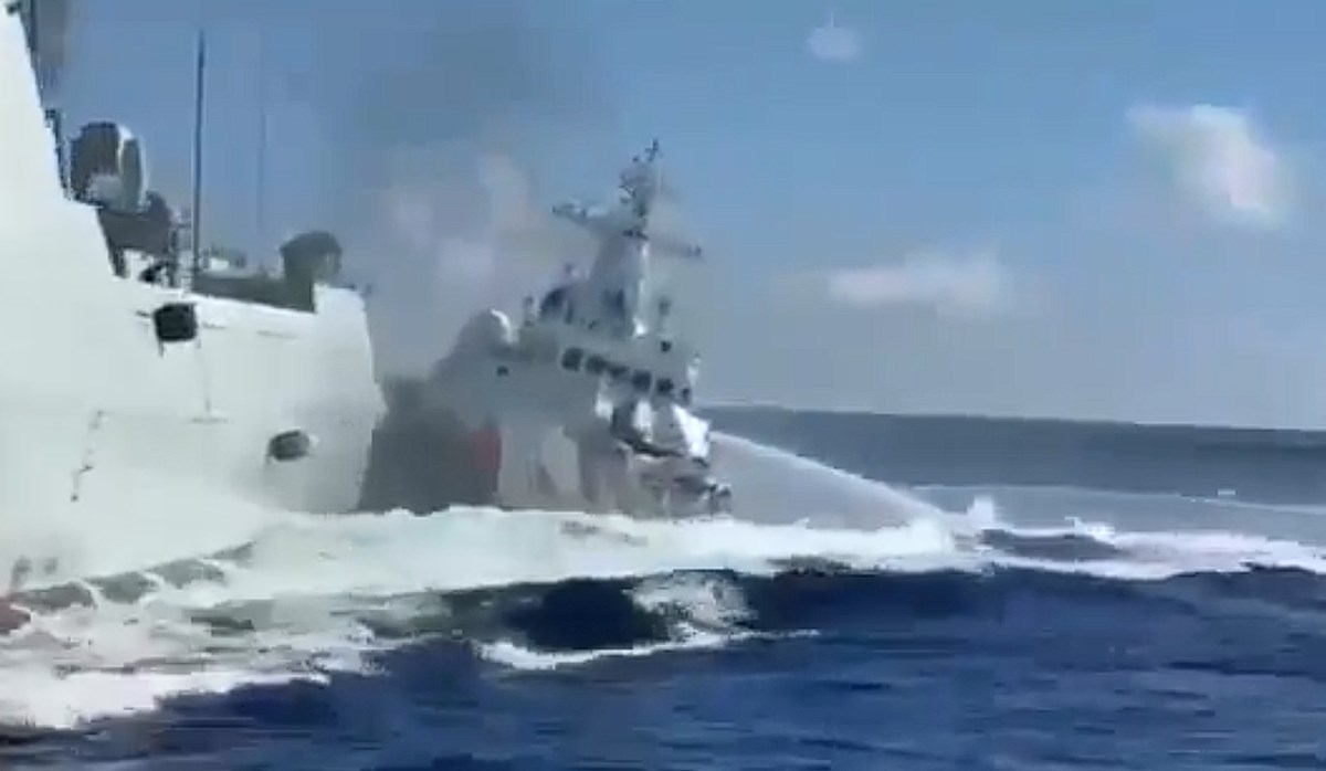 VIDEO Kinezi se zabili u vlastiti ratni brod dok su hvatali Filipince