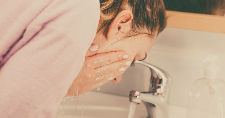 Dermatologinja otkrila koliko često trebate čistiti lice