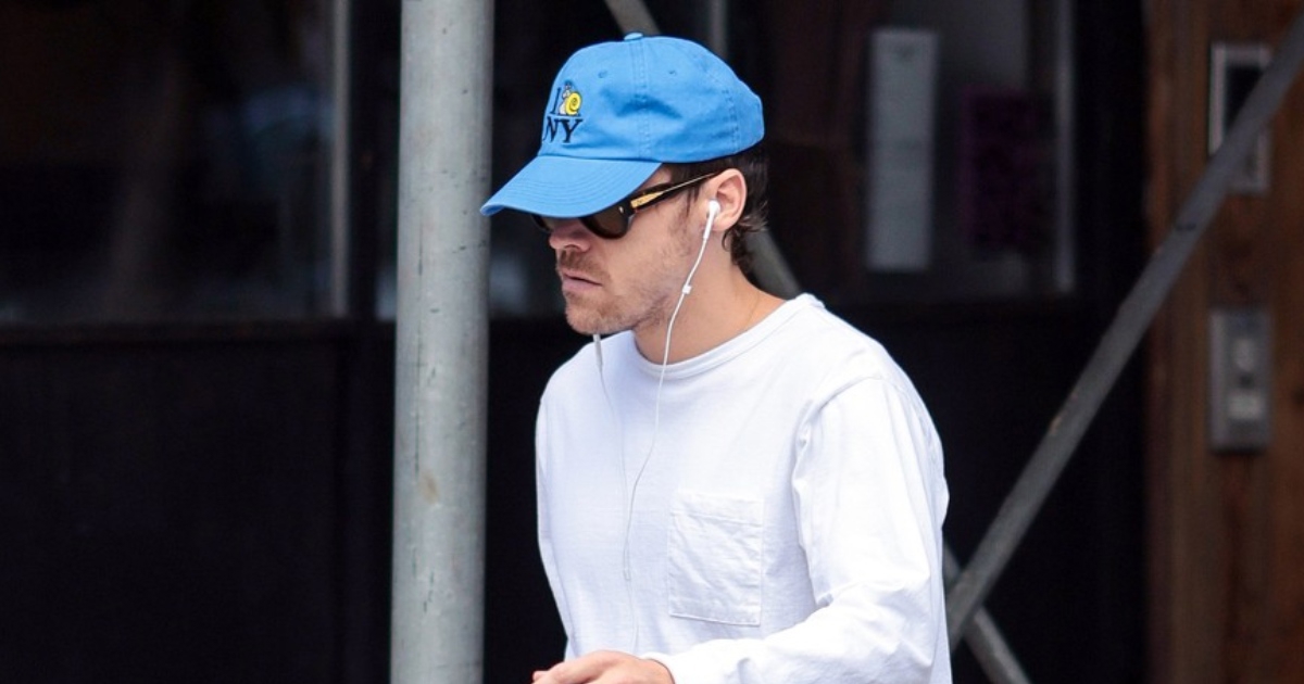 Harry Styles opet diktira trendove. Njegove tenisice teško je ne primijetiti