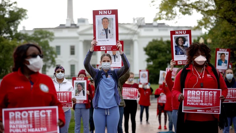 Medicinske sestre prosvjeduju pred Bijelom kućom:  "Ne možemo štititi pacijente"