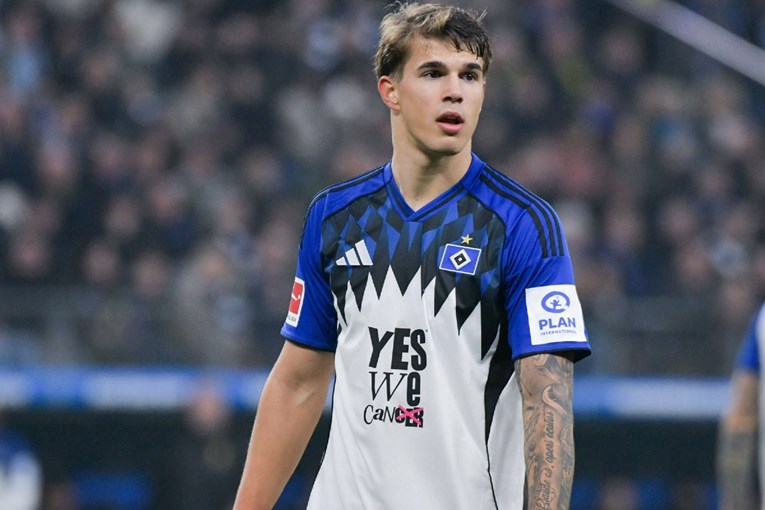 HSV na humanitarnoj aukciji prodaje dresove. Najveću cijenu postigao Vuškovićev