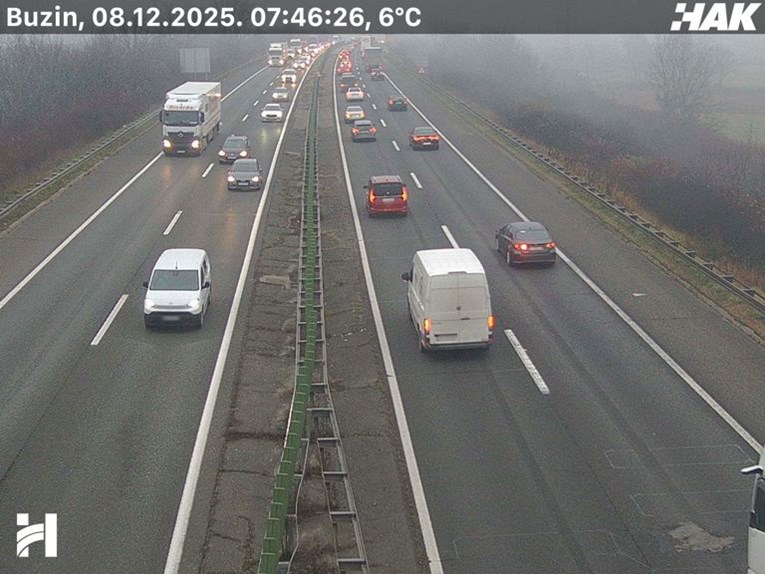 Kolone na autocestama kod Sesveta i Lučkog