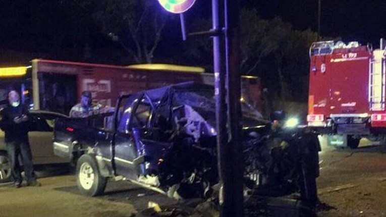 Netko se u Splitu autom zabio u zid, vozilo je potpuno smrskano