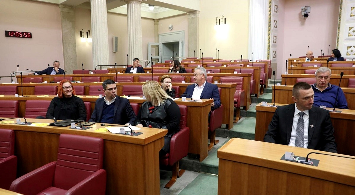 Oporba: Banožić je već davno trebao dati ostavku, tisuću je razloga za to