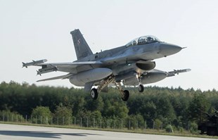 Velik ruski napad na Ukrajinu, Poljska digla borbene avione