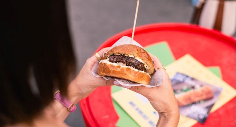 Bili smo na Food Truck Festivalu, evo što se sve nudi i po kojim cijenama