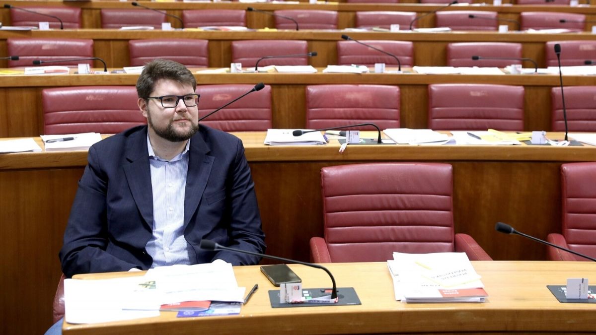 Grbin: Sabor treba proglasiti izvanredno stanje u državi