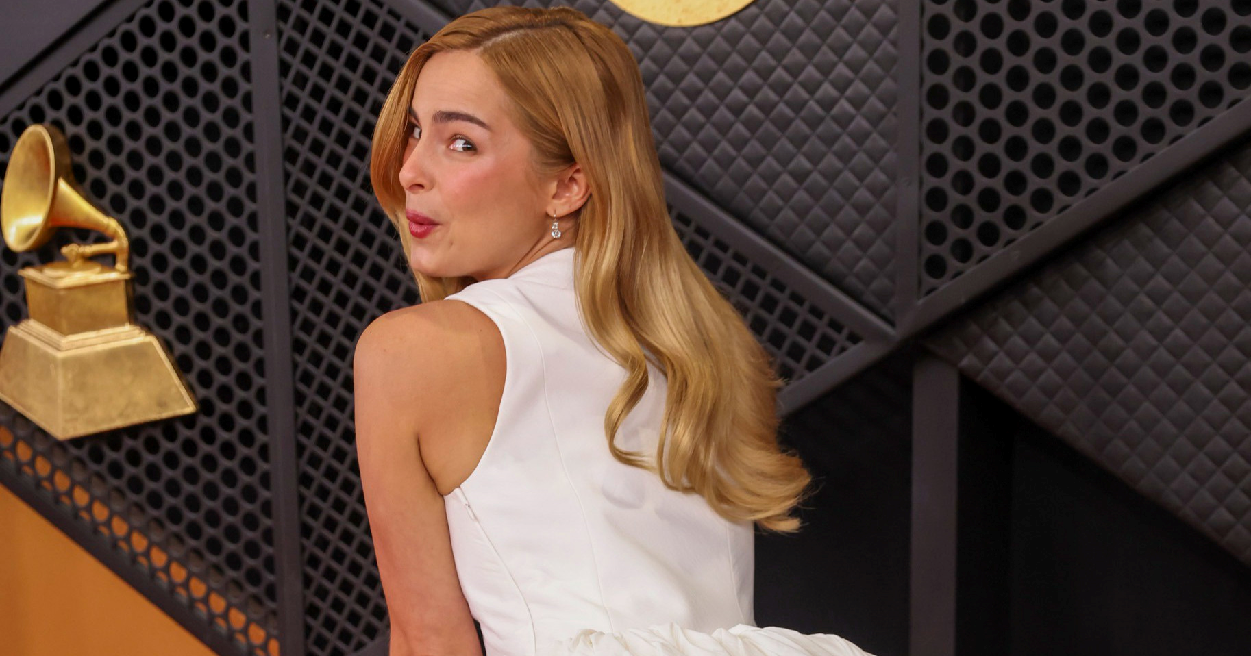 Addison Rae haljinom koja jedva prekriva stražnjicu privukla pažnju na Grammyjima