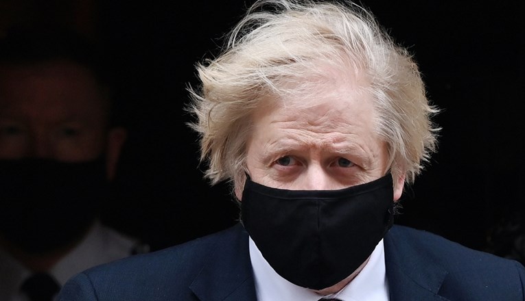 Boris Johnson kaže da će se uskoro cijepiti AstraZenecom