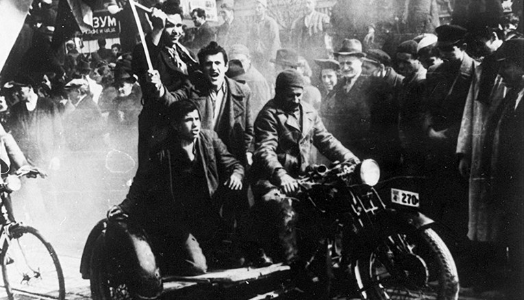 Jugoslavija je pristupila Njemačkoj, a onda je izbio puč. Hitler je bio bijesan