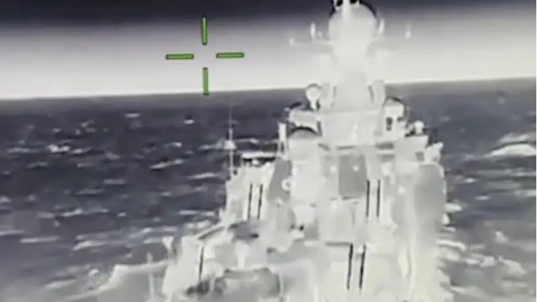 Ukrajina pogodila ruski nosač krstarećih projektila blizu Krima, objavljena snimka