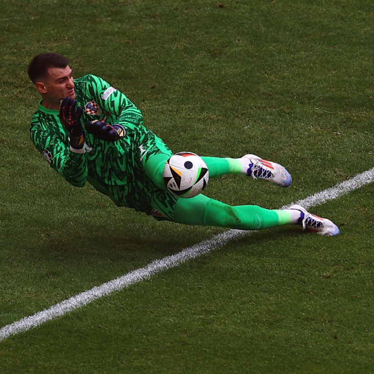 Juventus krenuo po Livakovića?