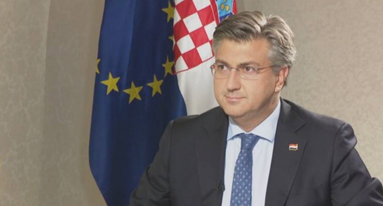Plenković: Ja kao predsjednik države ne bih otišao s komemoracije za vrijeme himne