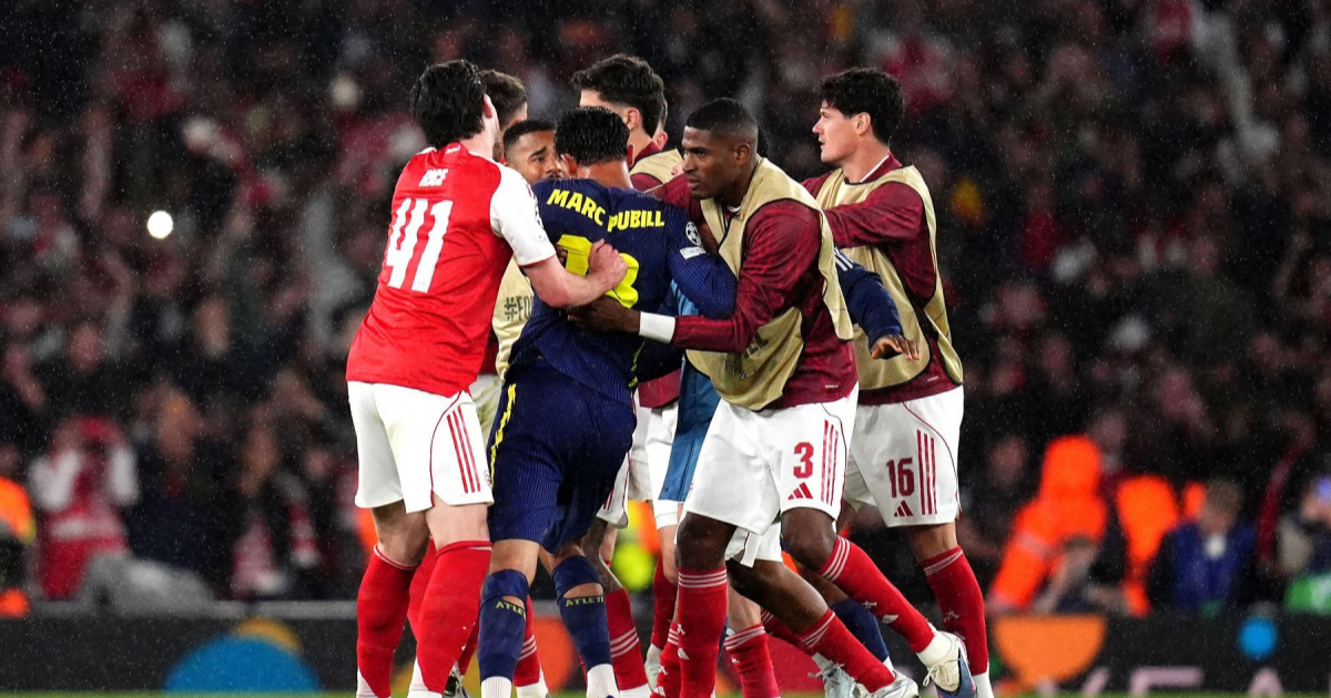 Pogledajte ispade Atleticove zvijezde. Gazio je i nasrtao na igrače Arsenala