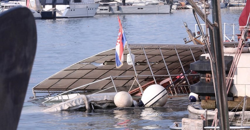 Još traje izvlačenje broda čiji se kapetan pijan zabio u obalu u Splitu